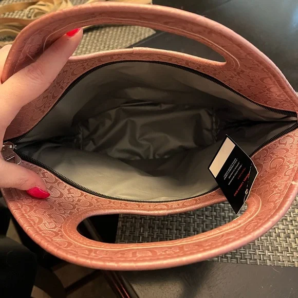 GUESS Pink Travel Lunch Bag - Picture 3 of 4